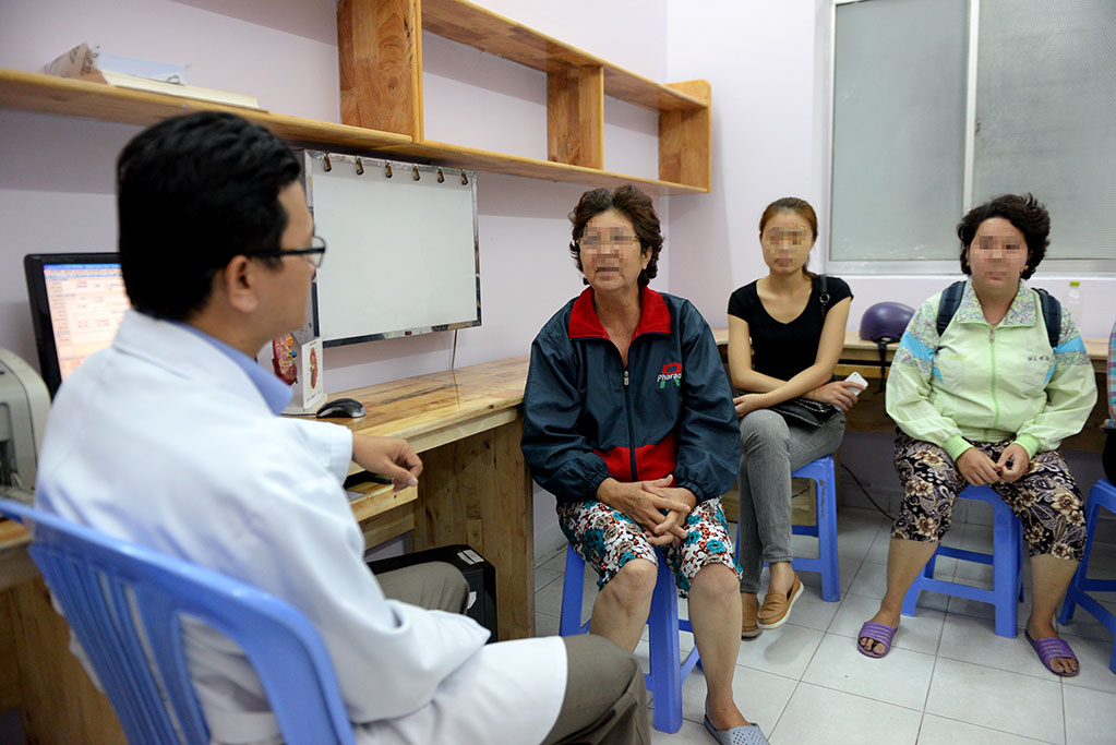 Vietnamese patients spend big for overseas treatment due to better bedside manners