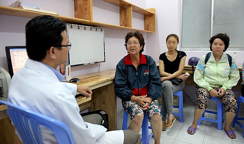 Vietnamese patients spend big for overseas treatment due to better bedside manners