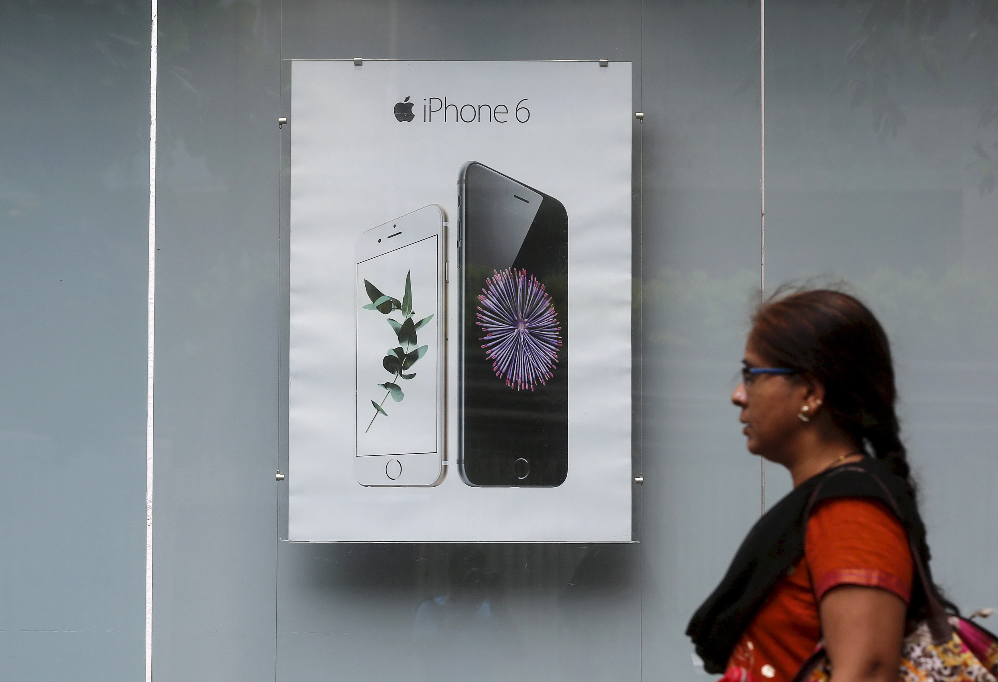 With China weakening, Apple turns to India