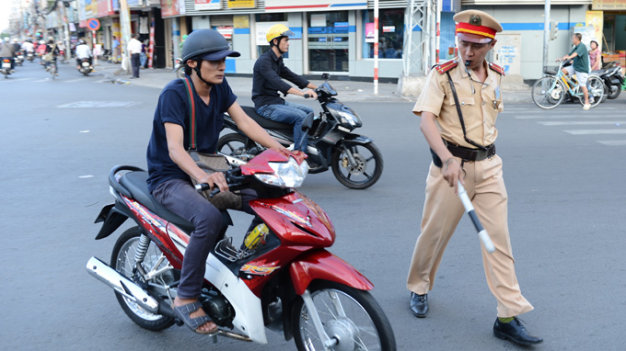 Vietnam to implement new fiat detailing authority of traffic police next month