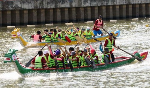 Ho Chi Minh City holds boat race to celebrate Party establishment