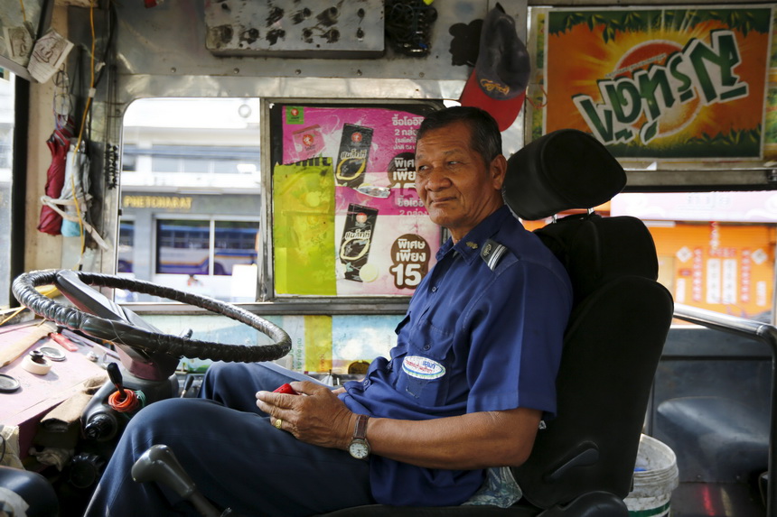 Rapidly ageing Thailand tells businesses to hire more elderly