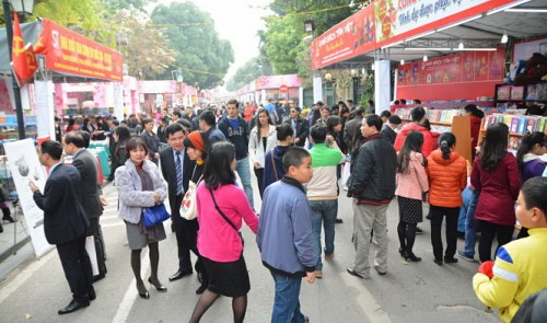 Hanoi spring book street generates over $178,000 in book selling revenue