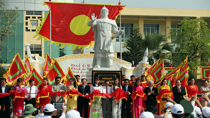 Statue of former Vietnamese emperor erected at Ho Chi Minh City university