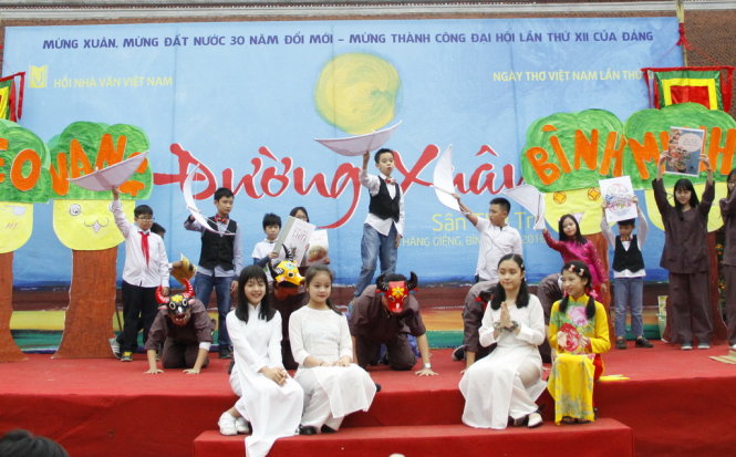 Vietnam organizes annual poetry day