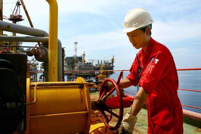 Slumping prices put Vietnam oil firms in hot water