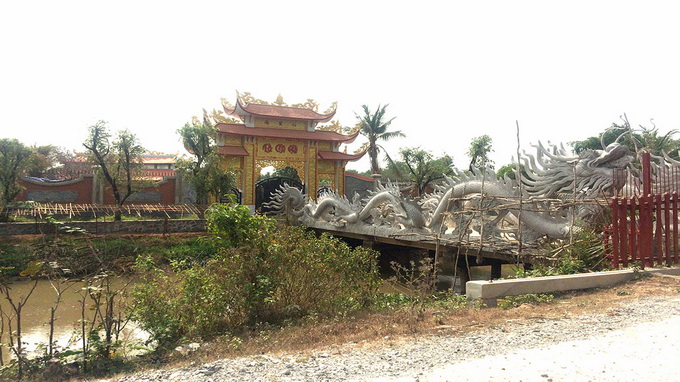 Construction halted on Viet Kieu comedian’s Vietnamese theatrical fathers’ shrine