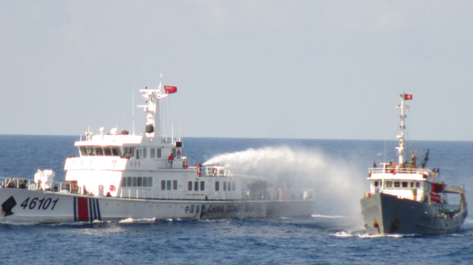 China Coast Guard loots Vietnamese fishing boat