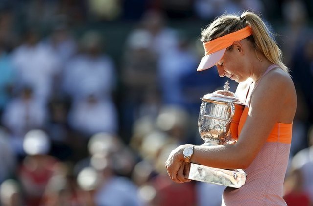 Sharapova thanks her fans for support and loyalty