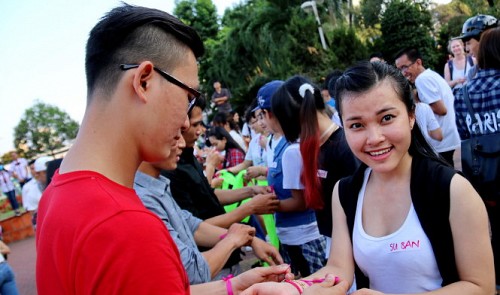 University sophomore brings ‘love market’ to Saigon