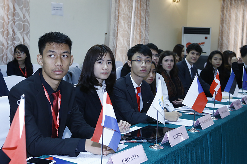 ASEM youth week 2016 kicks off in Hanoi