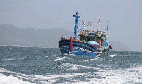 Thai Navy seizes 102 Vietnamese fishermen