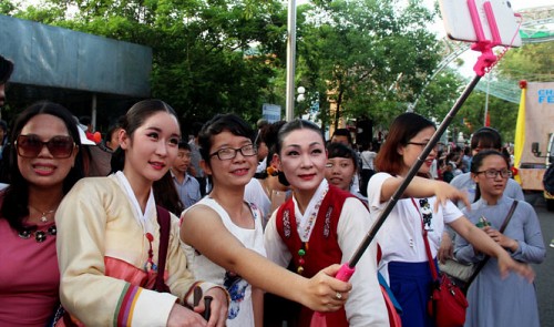 Int’l art troupes stir up excitement at 2016 Hue Festival
