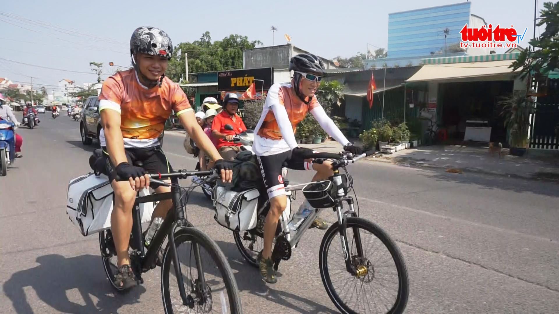 Pair cycle through Vietnam to raise money for critically ill friend