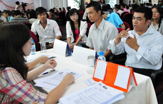 Survey reveals career goals of business, engineering students in Vietnam