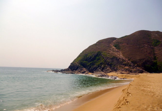 A view from the Hoai Hai sea cliff.