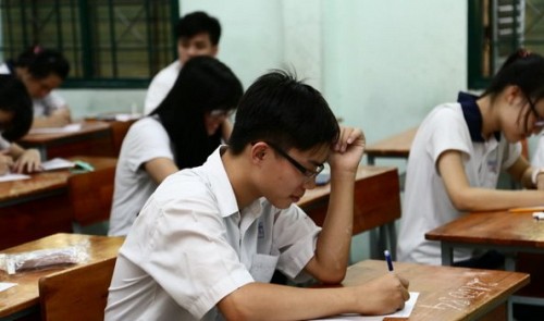 In Vietnam, more and more exam questions raise parents' eyebrows