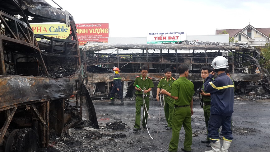 13 killed in fatal crash between passenger buses, truck in southern Vietnam