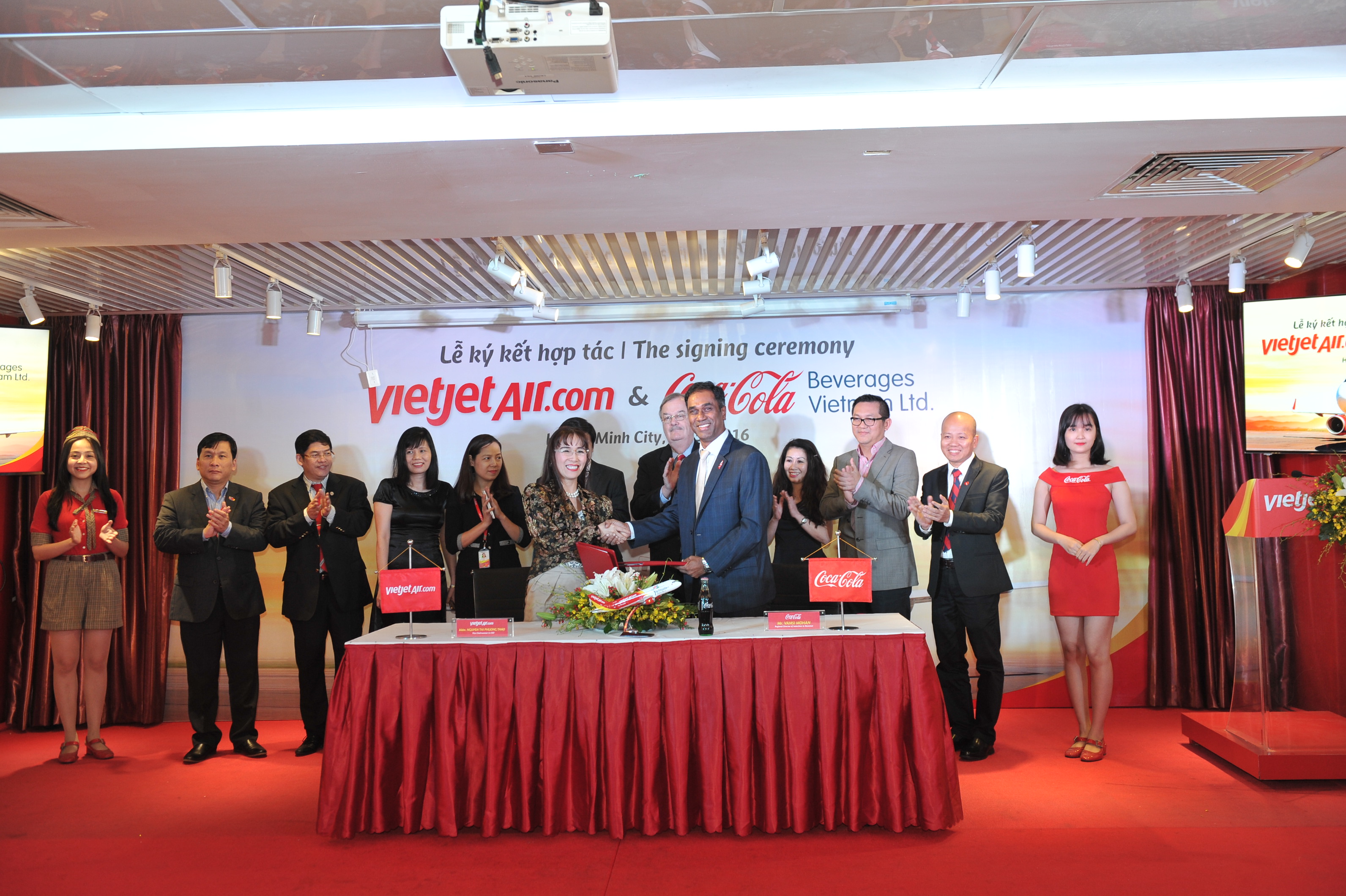 Coca-Cola beverages to be served aboard Vietnamese private airline flights