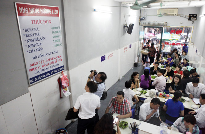 Hanoi ‘bun cha’ eatery at full capacity since Obama visit