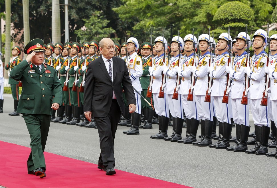 Hanoi, Paris strive for strategic defense dialogue