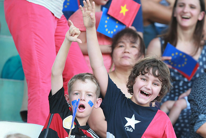 European, Vietnamese diplomats compete in football friendly to embrace Euro 2016