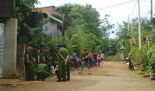 In Vietnam, elderly man dies attempting to block police from arresting son