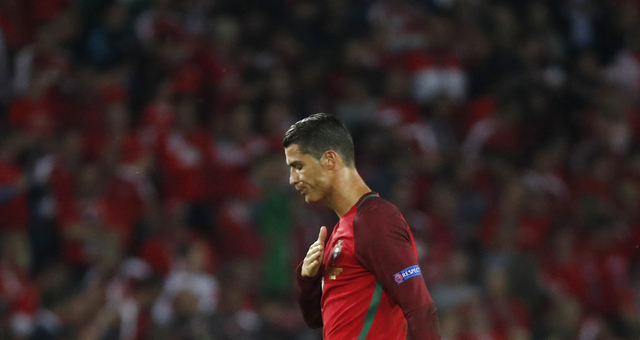 Misfiring Ronaldo leaves Portugal in dangerous place
