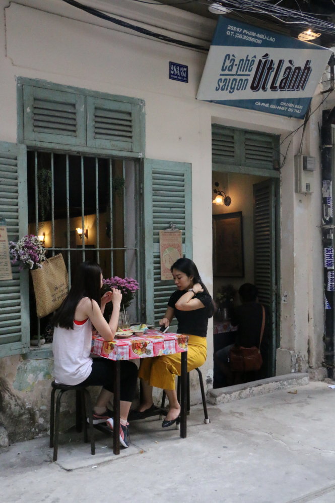 Vintage Saigon cafés offer homes to nostalgic coffee lovers