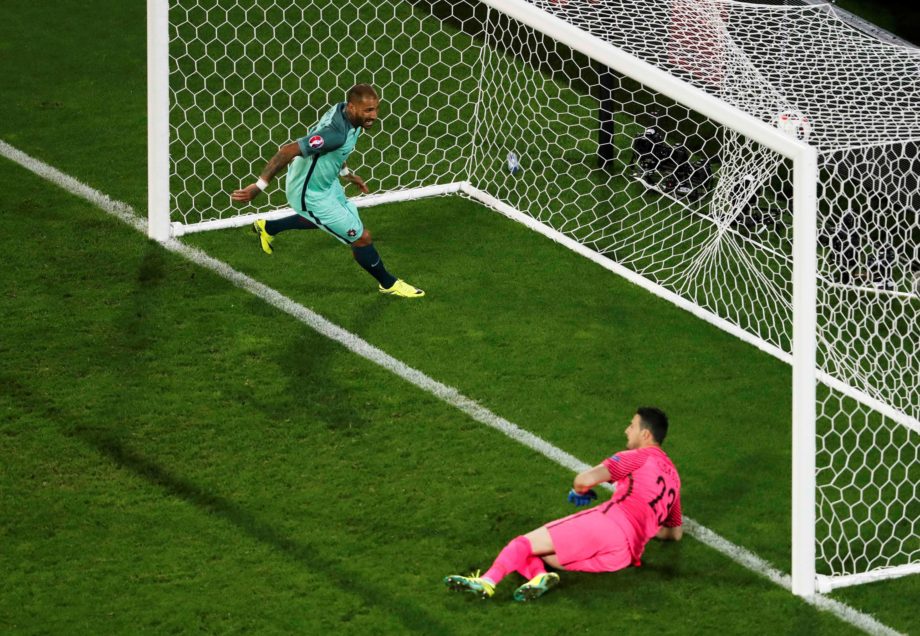 Santos hails tactical triumph as Portugal snatch late winner