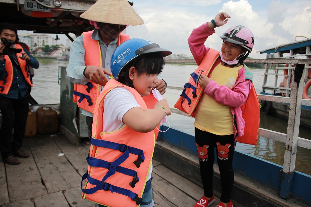Vietnam to fine waterway passengers wearing no life jackets