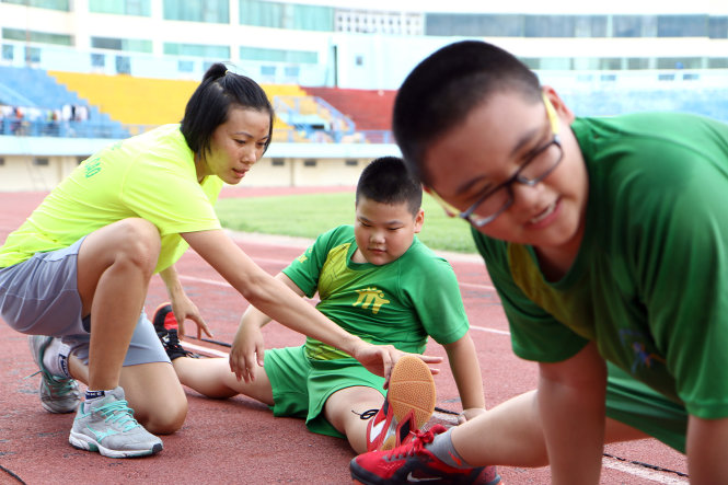 Former athlete runs height stimulation classes for obese minors in Vietnam