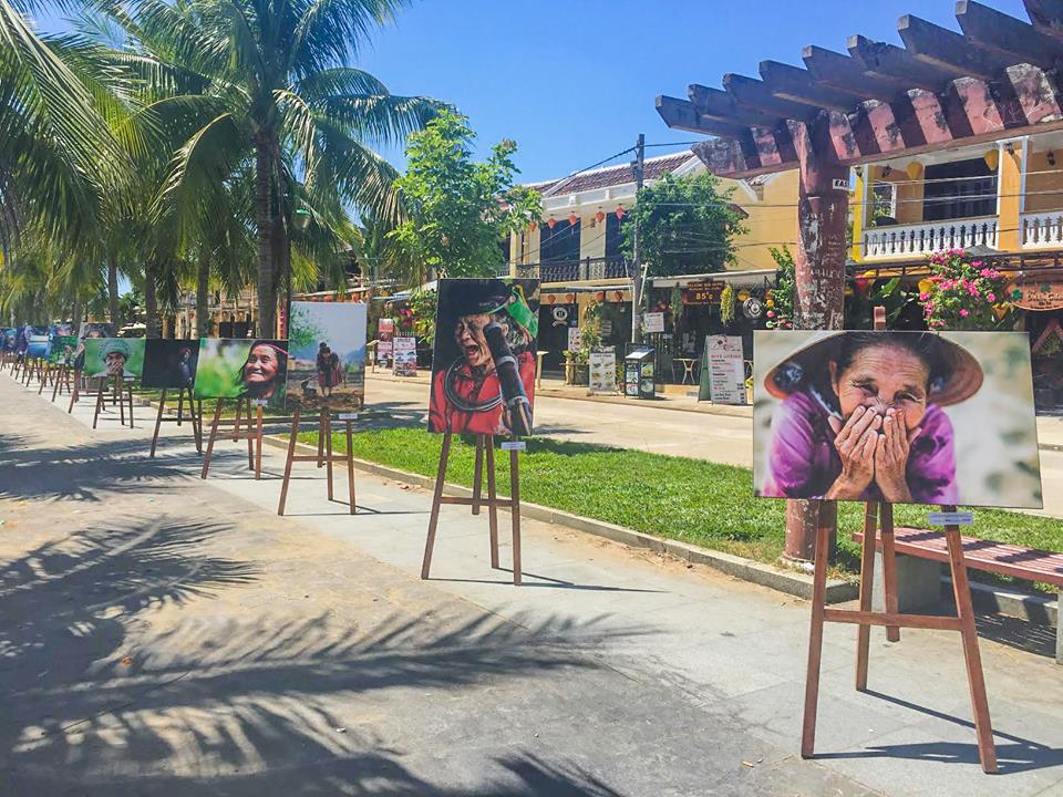 French photographer holds outdoor exhibition celebrating Vietnamese women