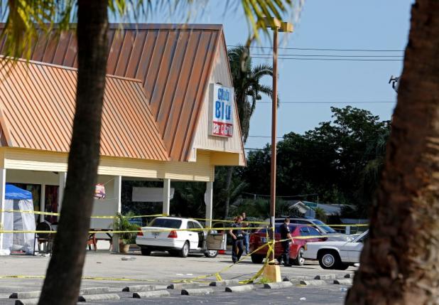 Suspects sought in Florida nightclub shooting that left two teens dead