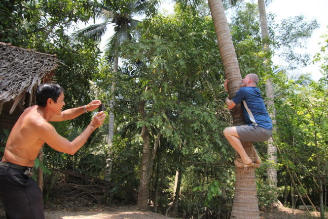 Farm tours delight tourists in southern Vietnam