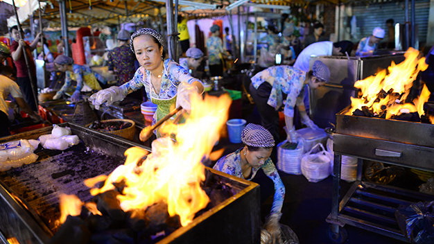 Ben Thanh in Ho Chi Minh City turns into safe-food market