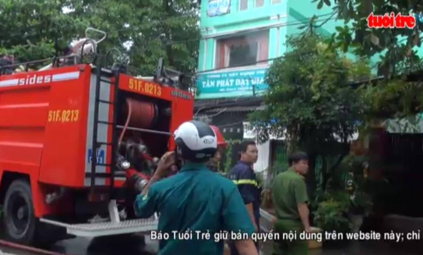 Meth addict slashes policeman, burns house in Ho Chi Minh City