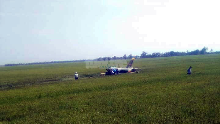 One pilot dead in military plane crash in central Vietnam