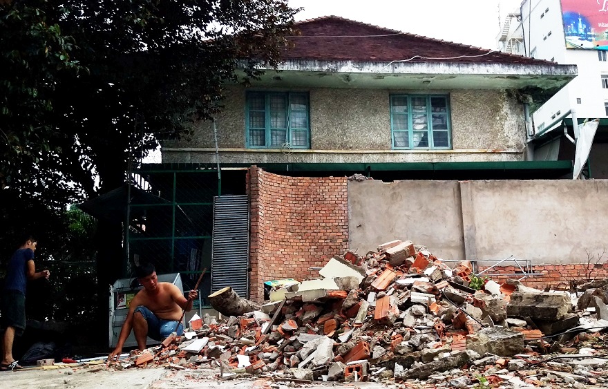 Old Saigon villas degrade throughout desperate wait for preservation procedures