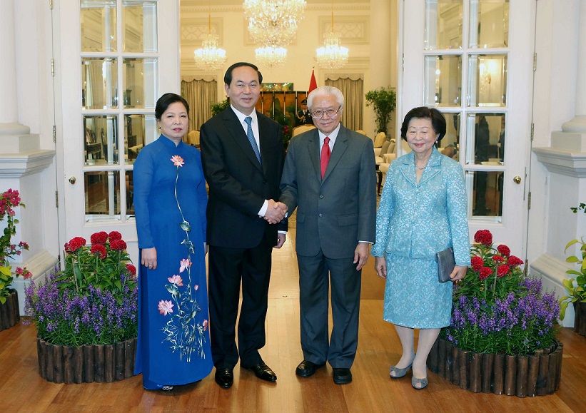 Vietnam, Singapore to strengthen economic ties