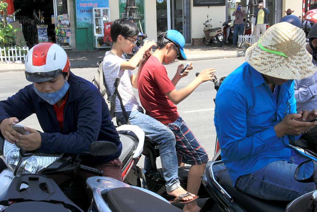 Da Nang forbids officials, public servants from playing Pokémon GO at work