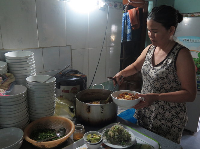 The mi Quang chef who wins over Vietnam's lawmakers via their stomachs