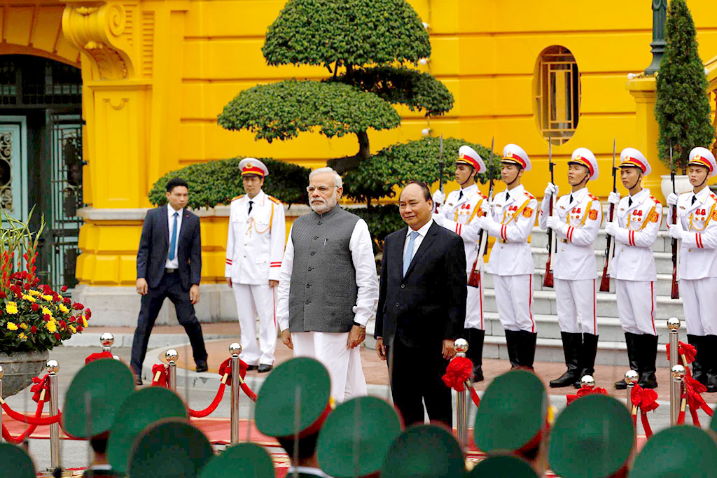 India offers Vietnam $500mn credit line for defense cooperation