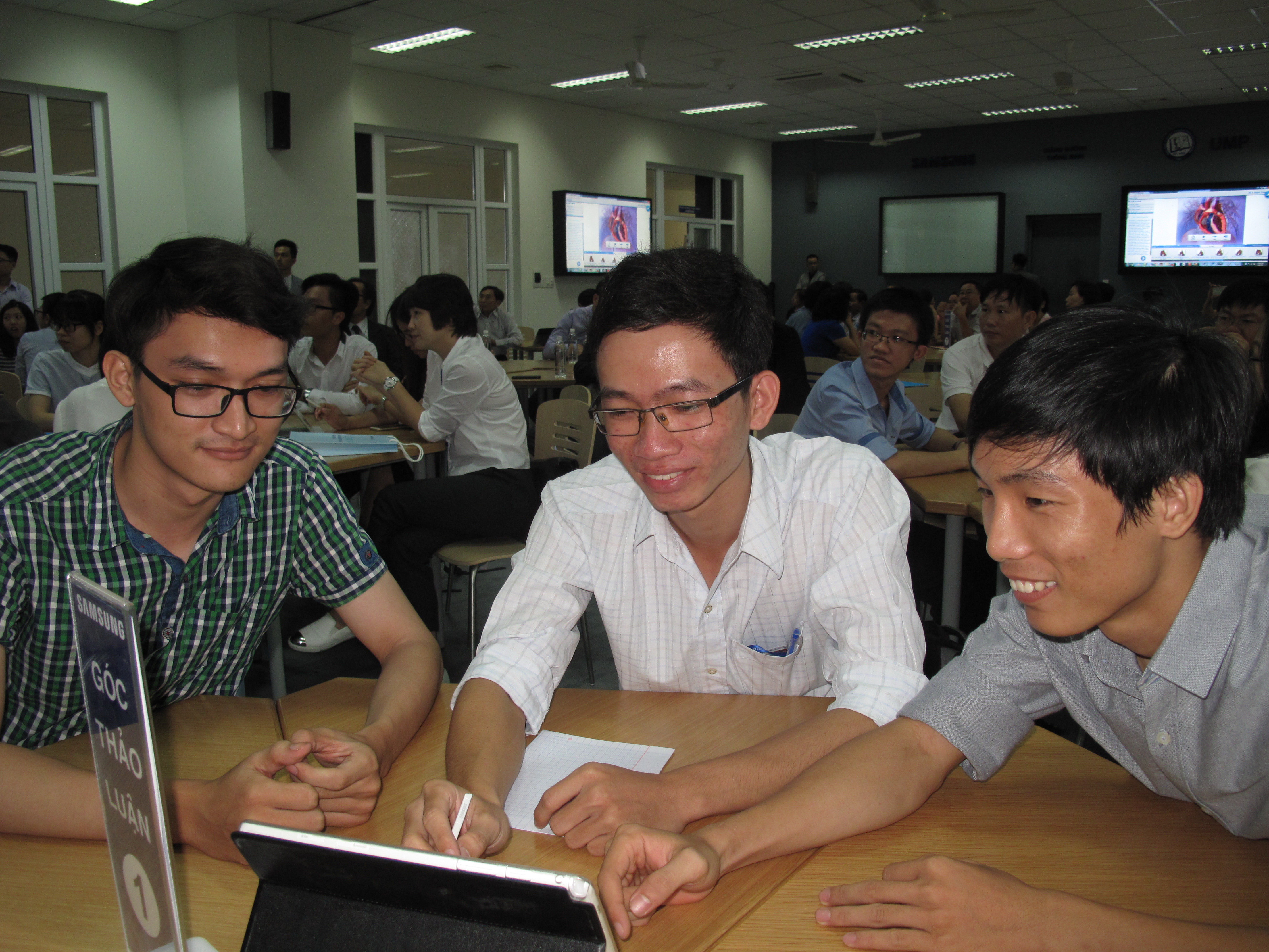 Samsung provides ‘smart school’ for Ho Chi Minh City medical university