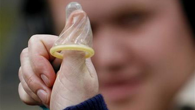 Young Vietnamese couple injures genitals using plastic bag as condom