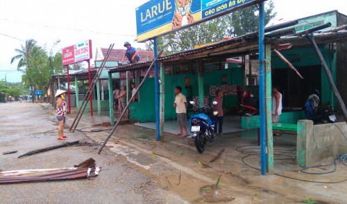 7 injured, 280 houses damaged as Storm Rai crosses central Vietnam