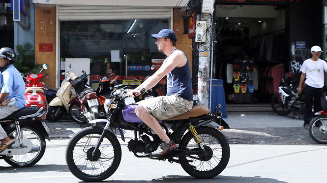 Fining foreign traffic offenders ‘very difficult’ for Vietnam police