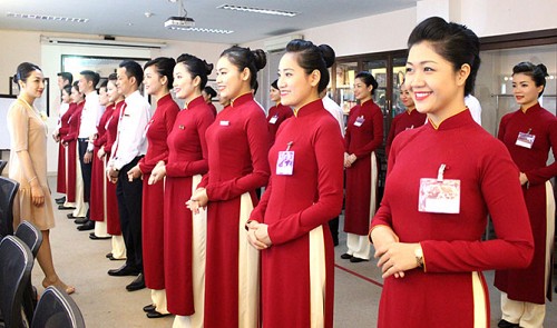 Flight attendants in rising demand in Vietnam