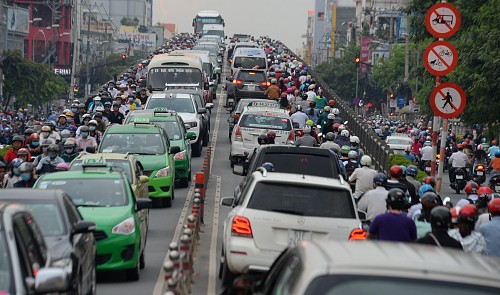 Debate on motorbike ban resurfaces as traffic congestion haunts Vietnam cities