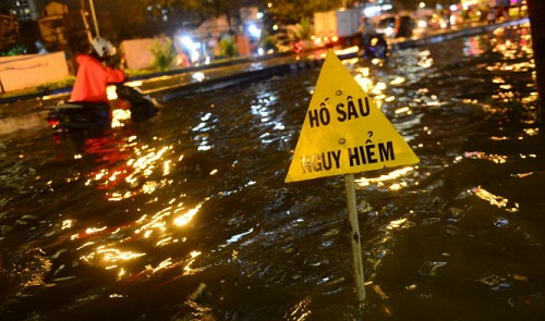 Ho Chi Minh City in chaos because of downpour